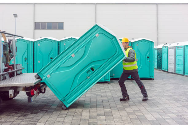 Portable Toilet Options We Offer in Desert Edge, CA