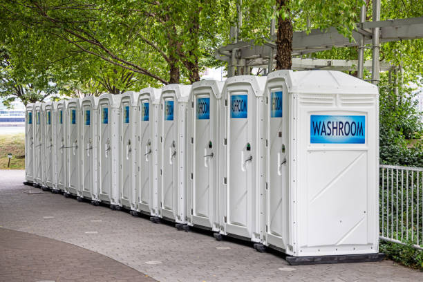 Professional porta potty rental in Desert Edge, CA